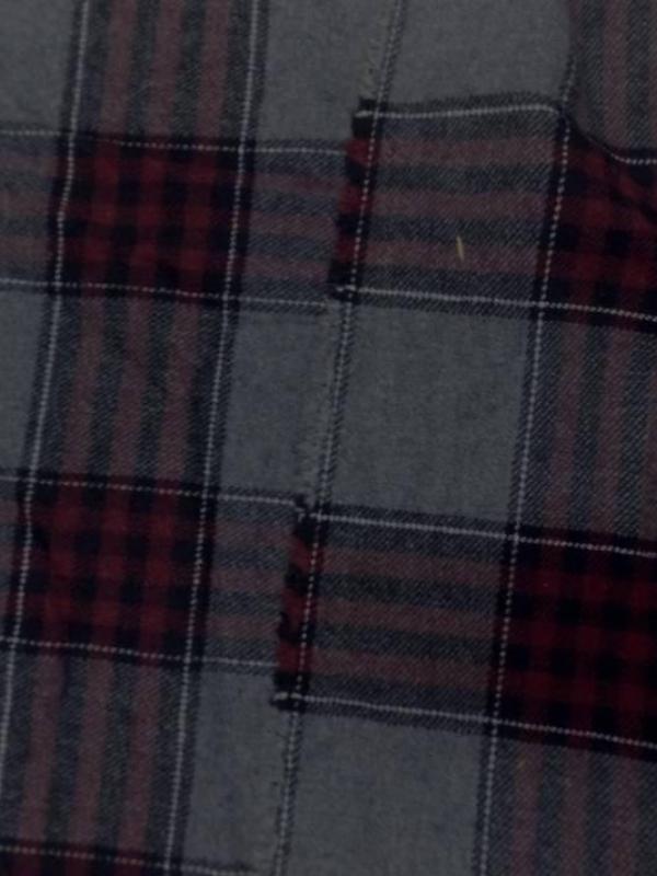 Lainage gris a carreaux style ecossais rouge bordeaux