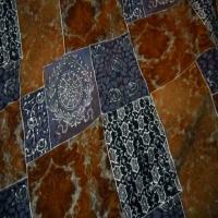 Lainage leger facon patchwork caramel et bleu