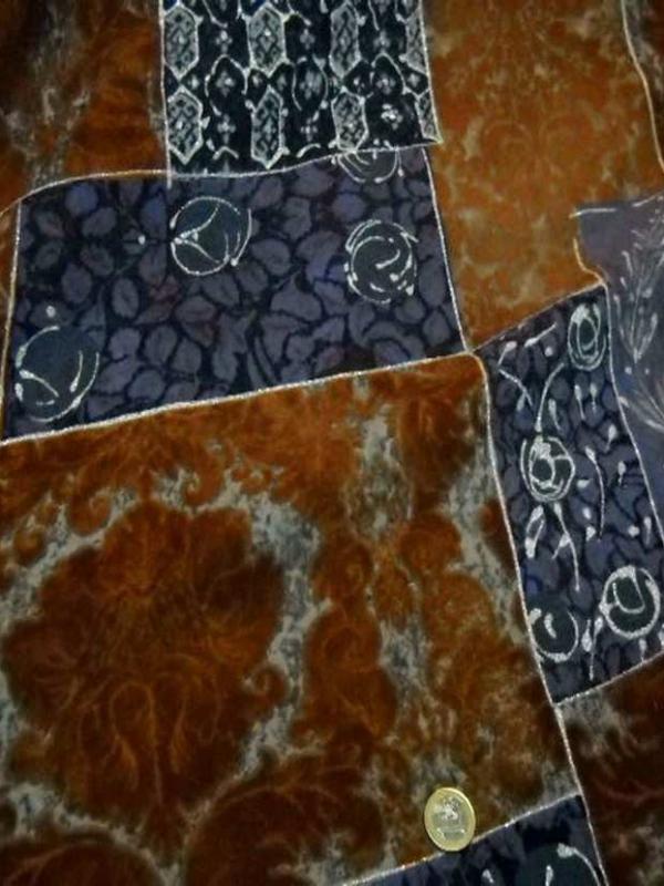 Lainage leger facon patchwork caramel et bleu