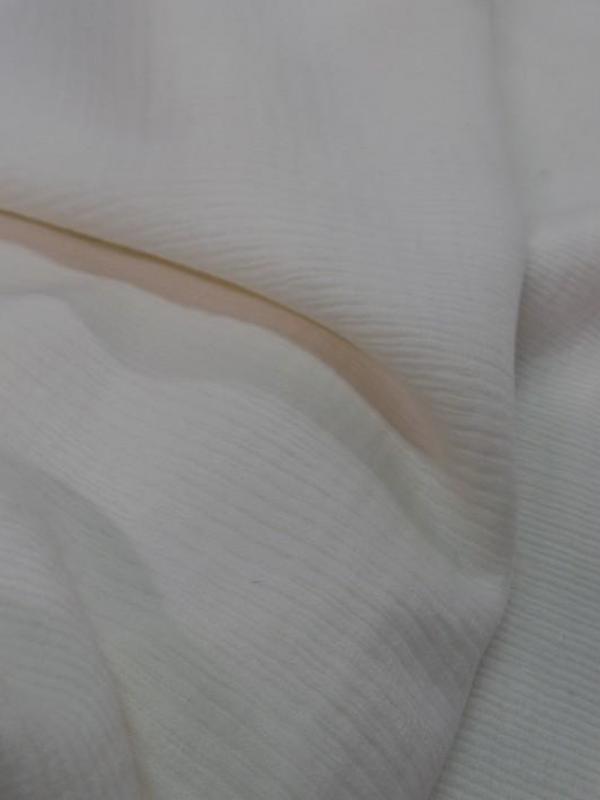 vente de tissu Laine viscose a cotes moyenne écrues