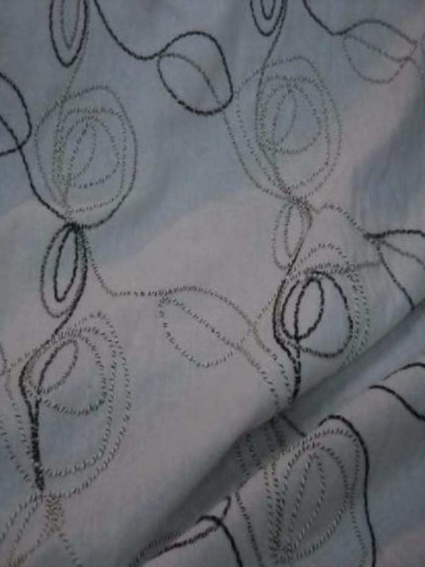 Lin blanc faconne motifs fleurs5