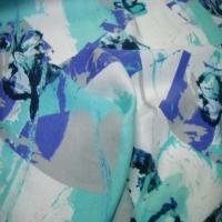 Lin blanc imprime ton bleu