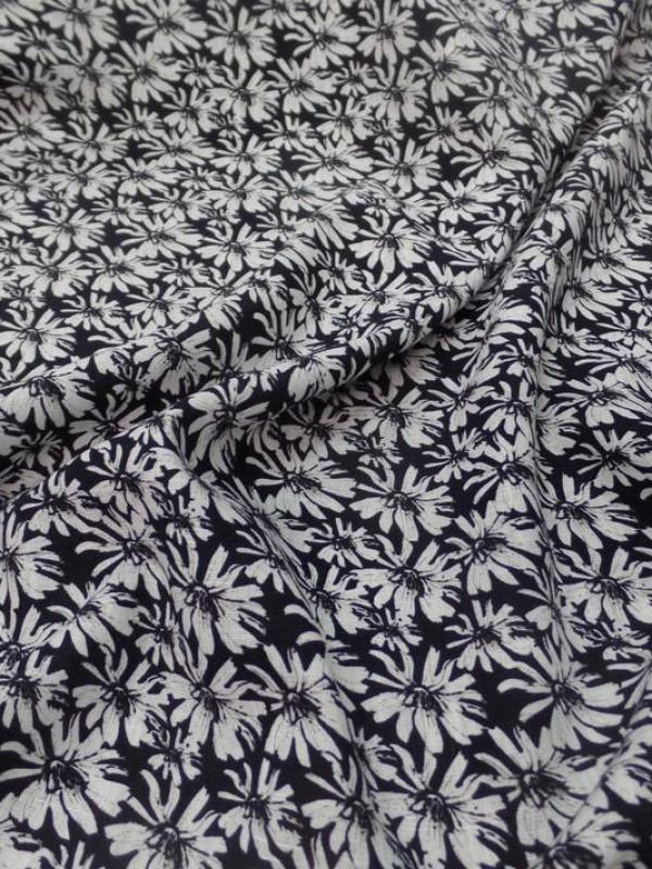 Lin viscose noir imprime fleurs blanc casse