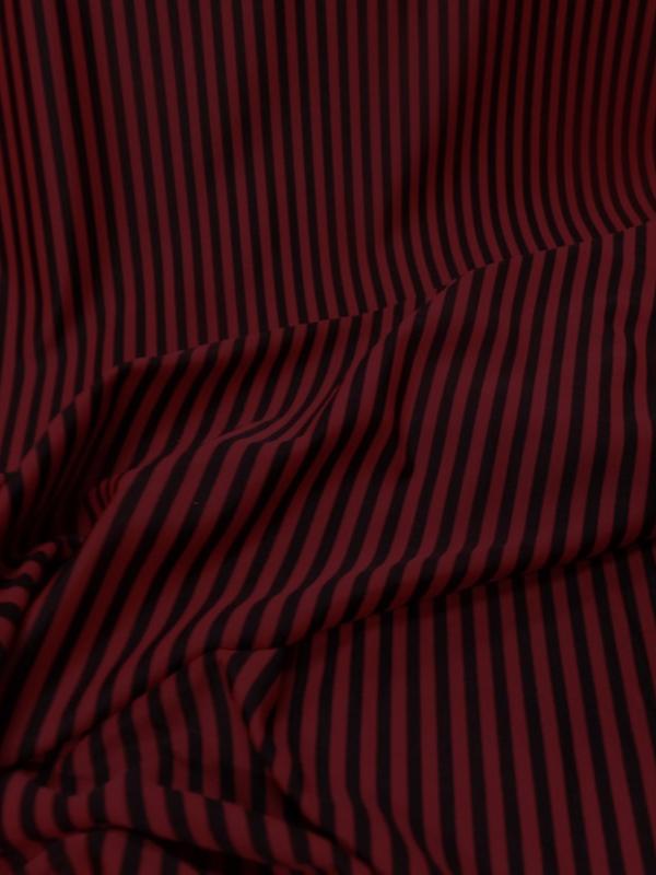 Lycra a fine rayure noire et bordeaux
