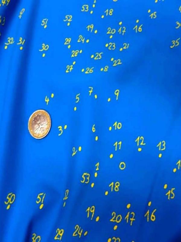 Lycra bleu imprime numero jaune