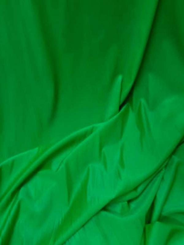 Lycra extensible dans le 2 sens fin satine vert