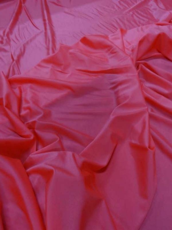 Lycra fin satine sorbet fraise en 1 45 m de large
