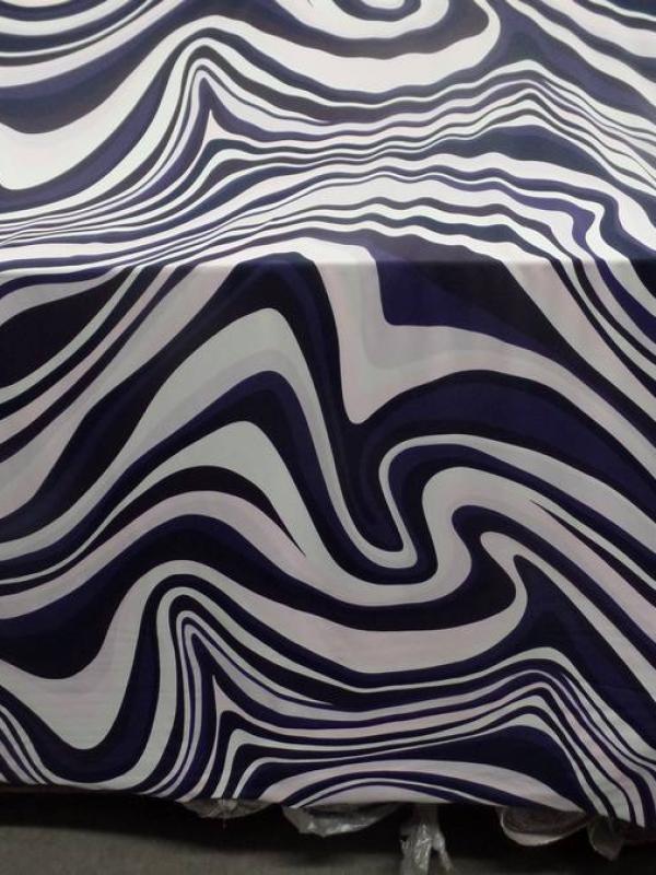 Lycra imprimé année 70 ton blanc violet rose et noir pas cher