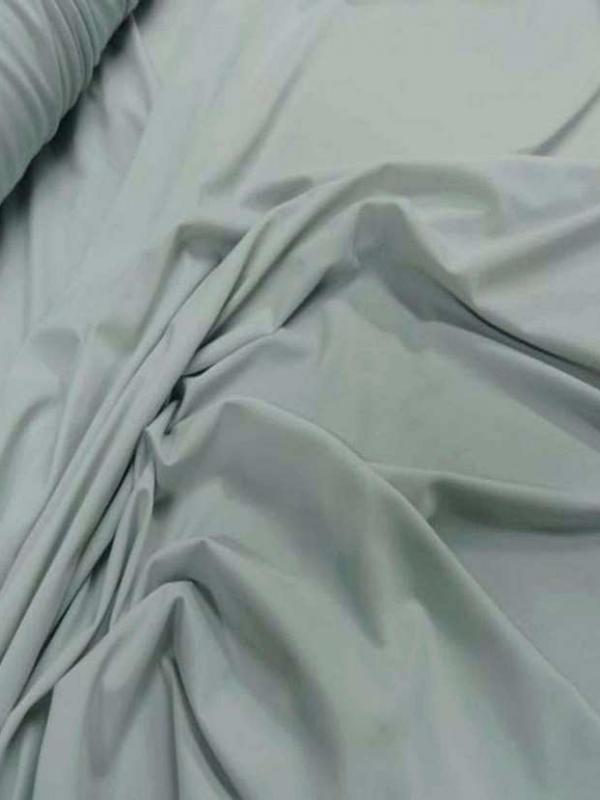 Lycra mastic legerement vert