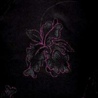 Lycra noir faconne fleurs lurex rose0