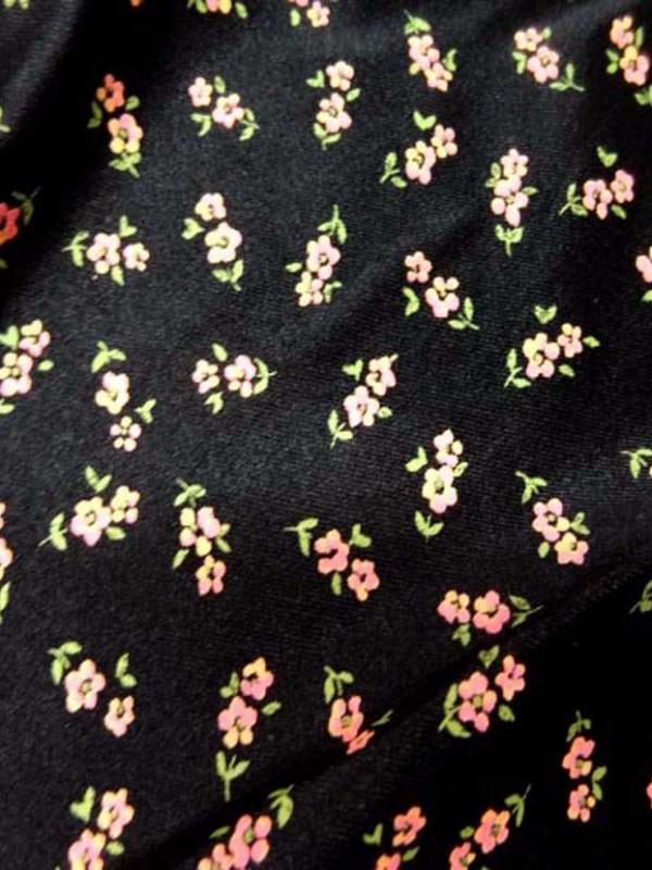 Lycra noir imprime petite fleurs