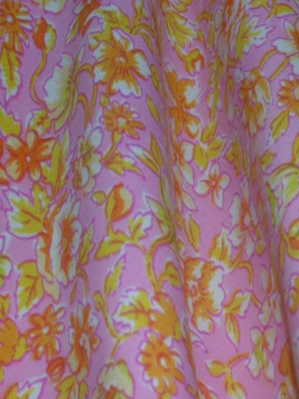 Lycra rose imprime fleurs jaune orange