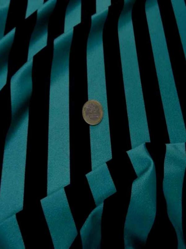 Lycra satin a grosse rayures turquoise noir3