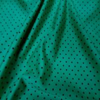 Lycra satin vert a petit pois noir