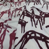 tissu  lycra satiné double face imprimé girafe ton écrue et marron