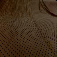 Lycra satine fauve a pois noir4