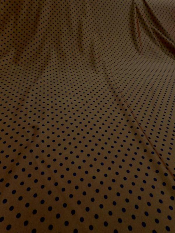 Lycra satine fauve a pois noir9