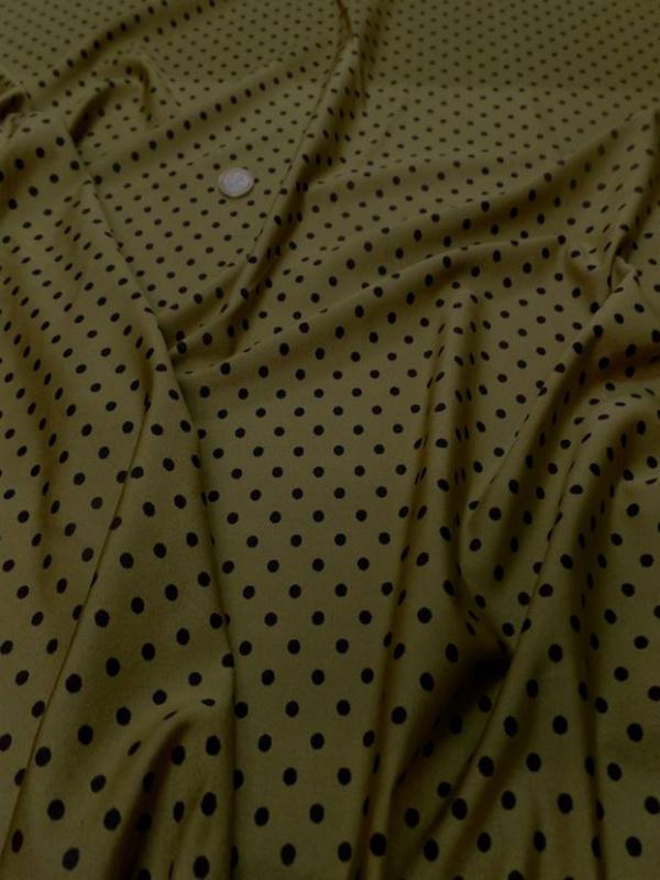 Lycra satine kaki a pois noir