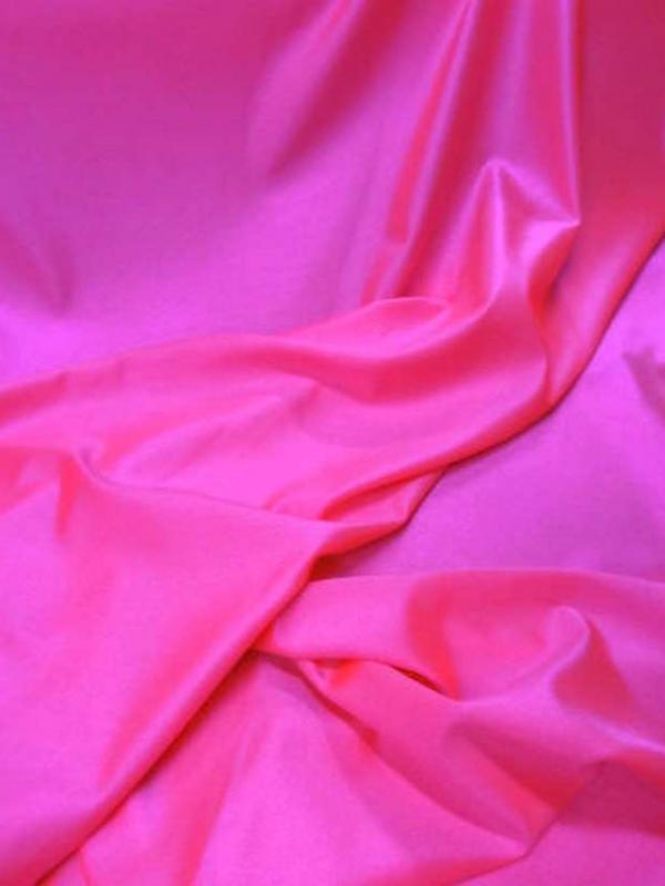 Lycra satiné rose fluo