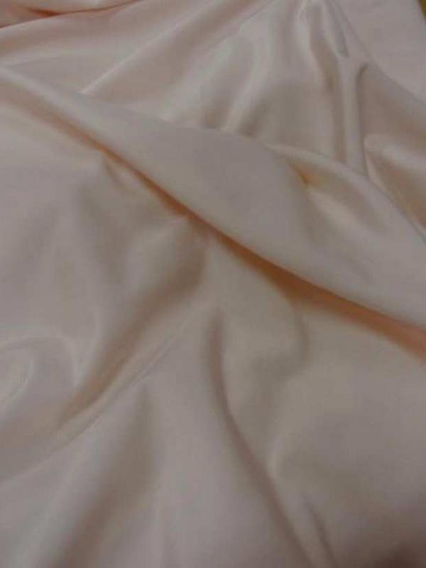 Lycra satine saumon tres clair