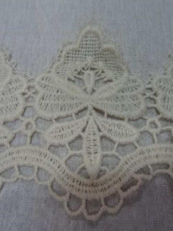 Macrame blanc casse aspect coton en 10cm de large