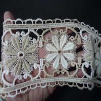 Macrame blanc casse beige aspect coton motifs fleurs en 11cm1
