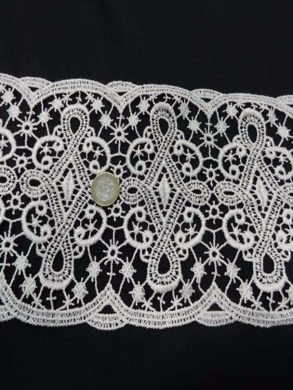 Macrame blanc casse en 17cm de large