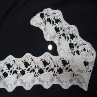 Macrame blanc casse motifs signes en 15cm de large4