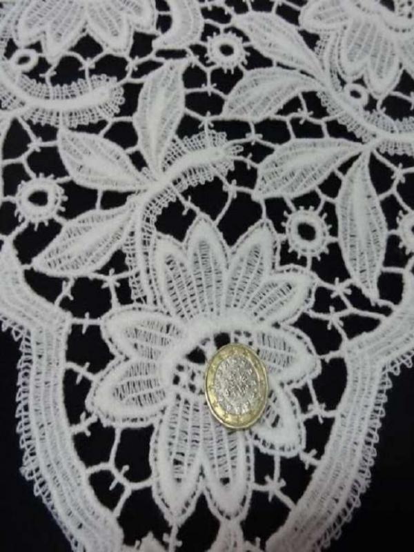 Macrame blanc en 40 cm de large