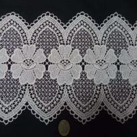 Macrame blanc motifs fleurs en 19cm de large6