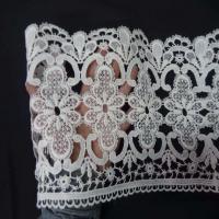 Macrame blanc motifs fleurs en 22cm de large2