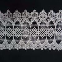 Macrame blanc motifs floraux en 20cm de large 1