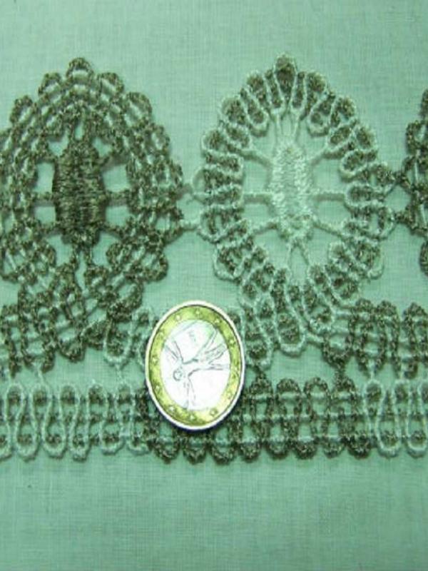 Macrame blanc taupe en 8cm de large