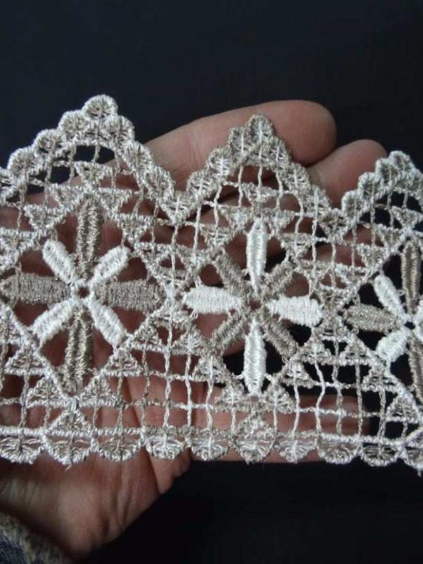 Macrame deux couleur blanc et beige taupe en 9cm