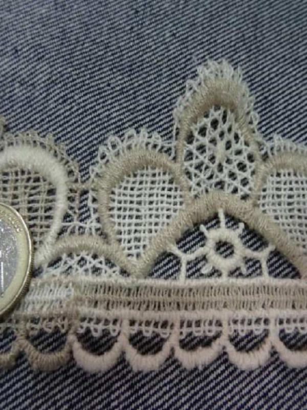 Macrame en 6 5cm de large beige blanc casse