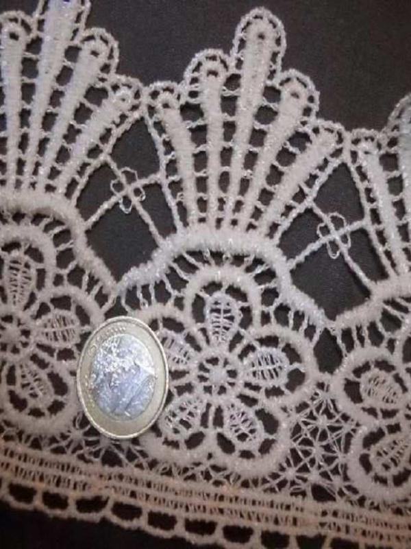 Macrame motifs floraux blanc casse en 10cm de large