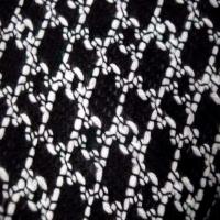 Maille facon dentelle ton noir et blanc 1