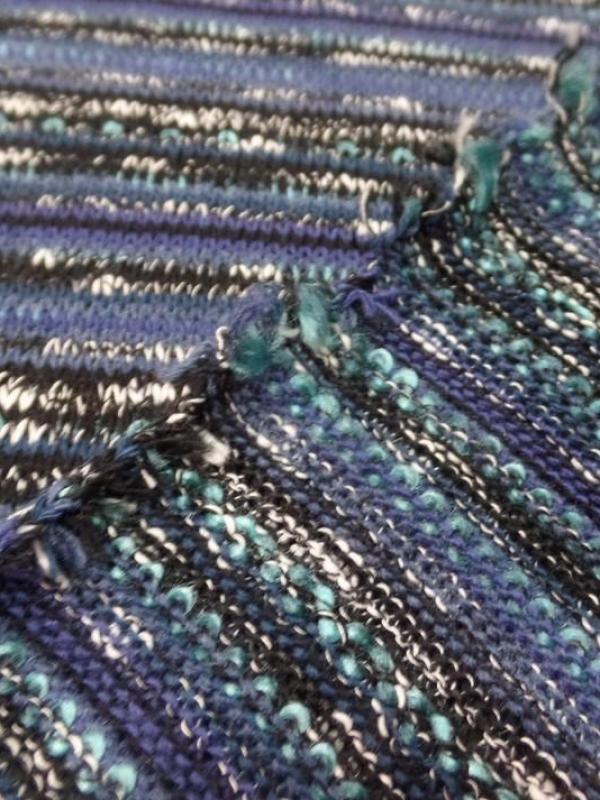 Maille tricot ton bleu noir a rayures en 2 m de large
