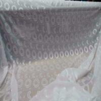 Mousseline a motifs devore blanc casse en polyester7