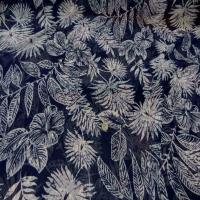 Mousseline bleu nuit imprime fleurs blanche