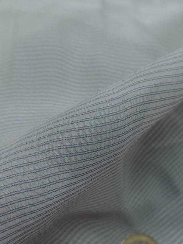mousseline de soie blanche a fine rayure bleu en 1.60m de l