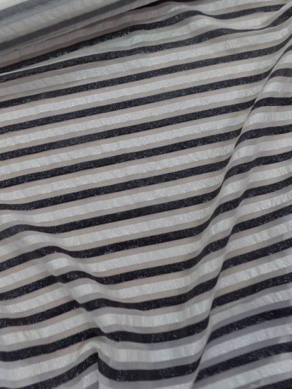 Mousseline de soie blanche a rayures lurex blanche et noire