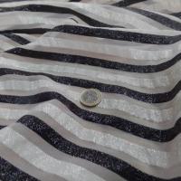 Mousseline de soie blanche a rayures lurex blanche et noire5