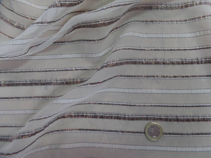 mousseline-de-soie-blanche-façonné-bandes-lurex-cuivré