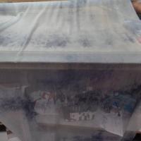 Mousseline de soie gris clair imprime bleu marine en ligne