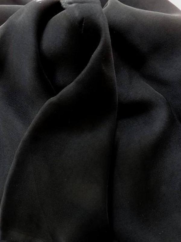 Mousseline de soie lisse noire en 1 15m de large1 