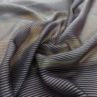 Mousseline de soie noire a rayures grise9