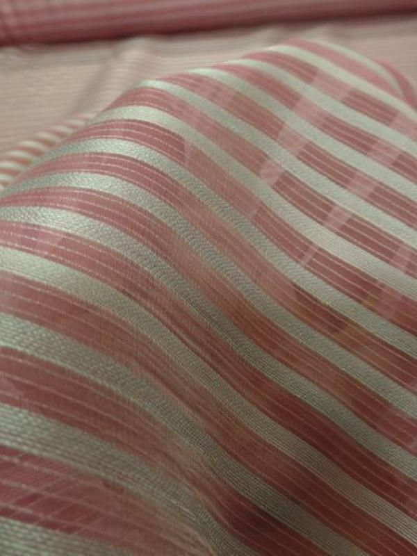 Mousseline de soie rose faconne rayures blanche