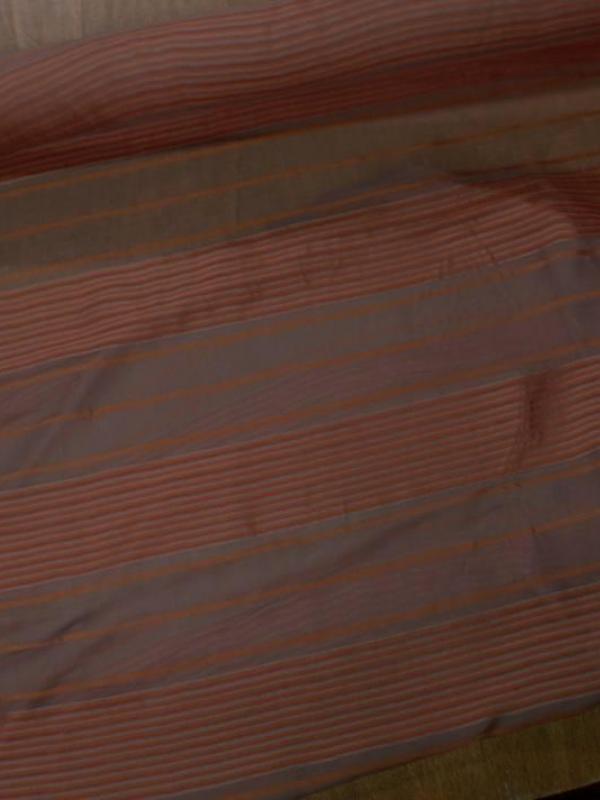 achat mousseline de soie taupe a motifs bandes brodé en relief ton cuivre