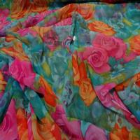 Mousseline font vert imprime rose orange et rose9